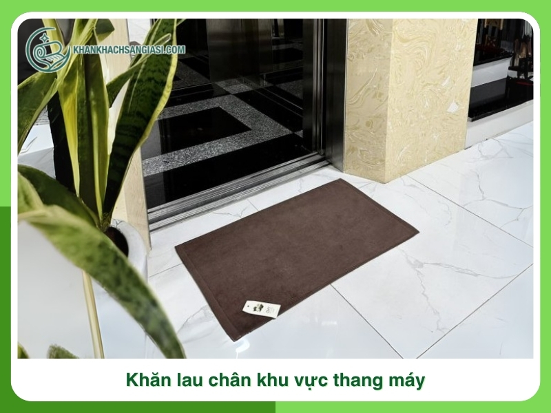 Khan lau chan khu vuc thang may